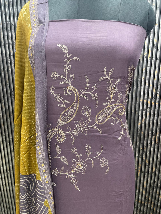 Pashmina suit with pashmina stall