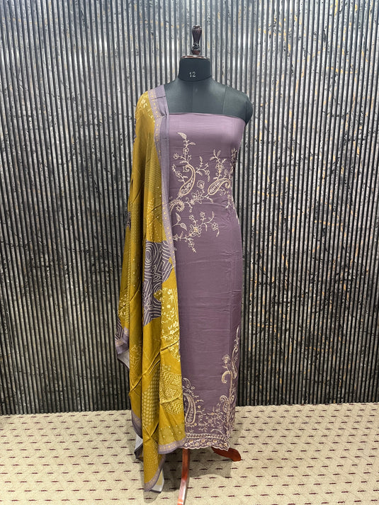 Pashmina suit with pashmina stall