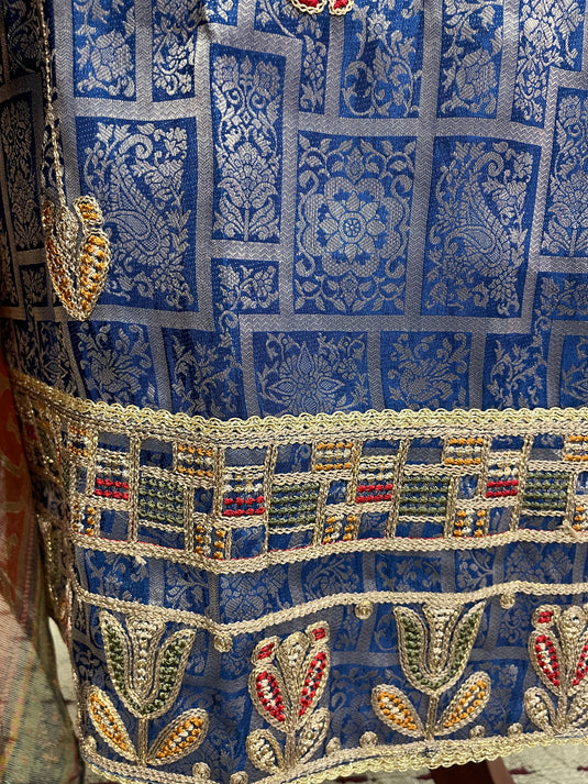 Classic silk suit with fine embroidery on ghera