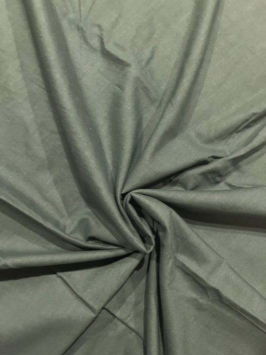 Cotton suit with work on the neck