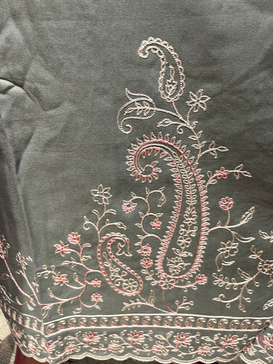 Pashmina suit with pashmina stall