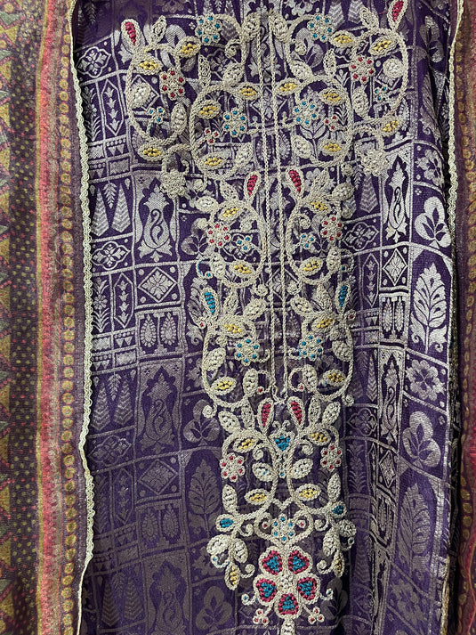 Classic silk suit with fine embroidery on ghera