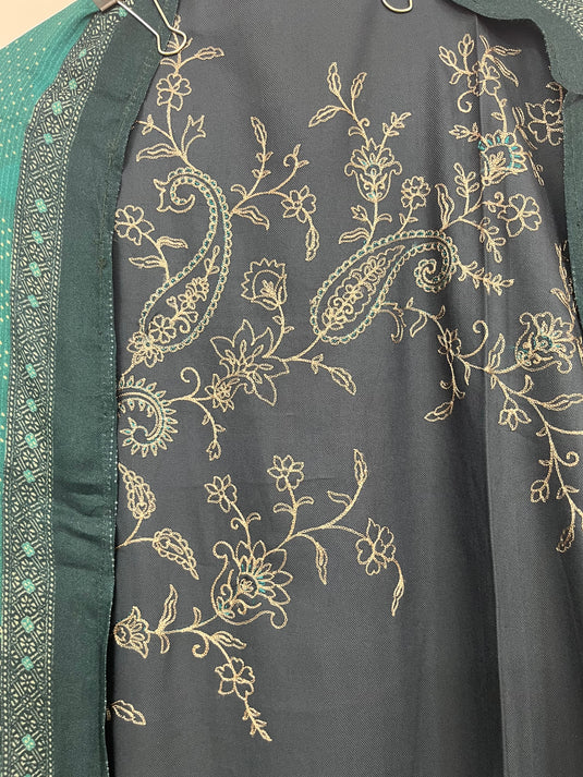 Pashmina suit with pashmina stall