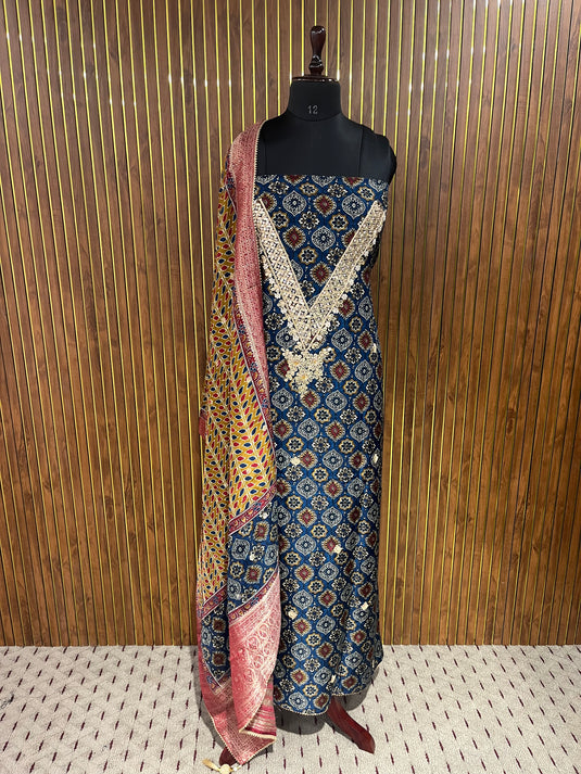 V neck suit paired up with silk duputta