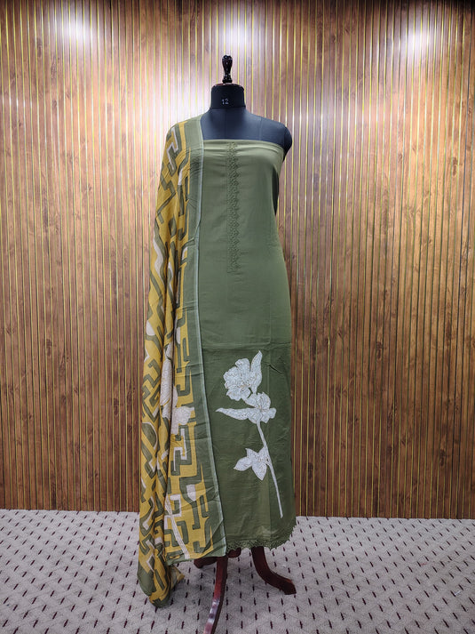 Floral Grace in Cotton – A Muslin Dupatta Ensemble
