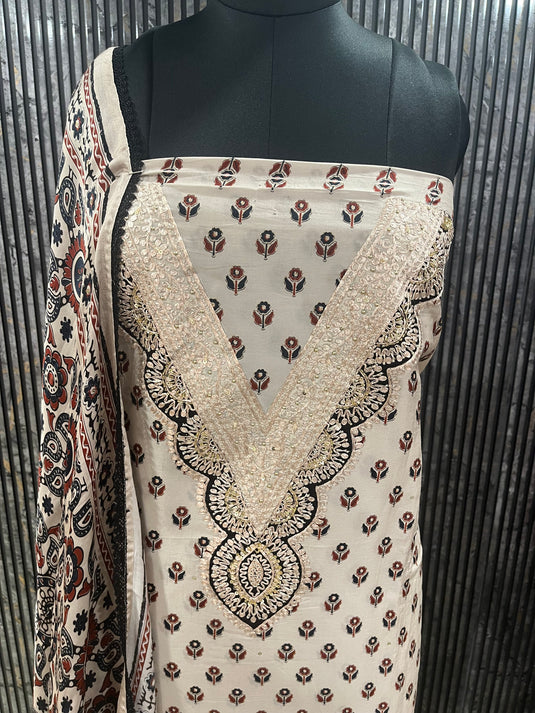 Soft Muslin Elegance | Black-White & Majenta